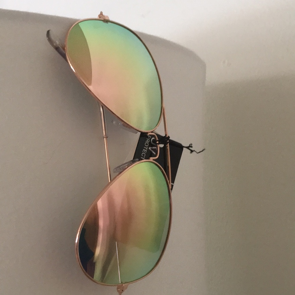 Pink/Green Tinted UV Aviators - Picture 4 of 5